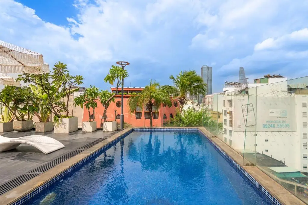 Swimming pool