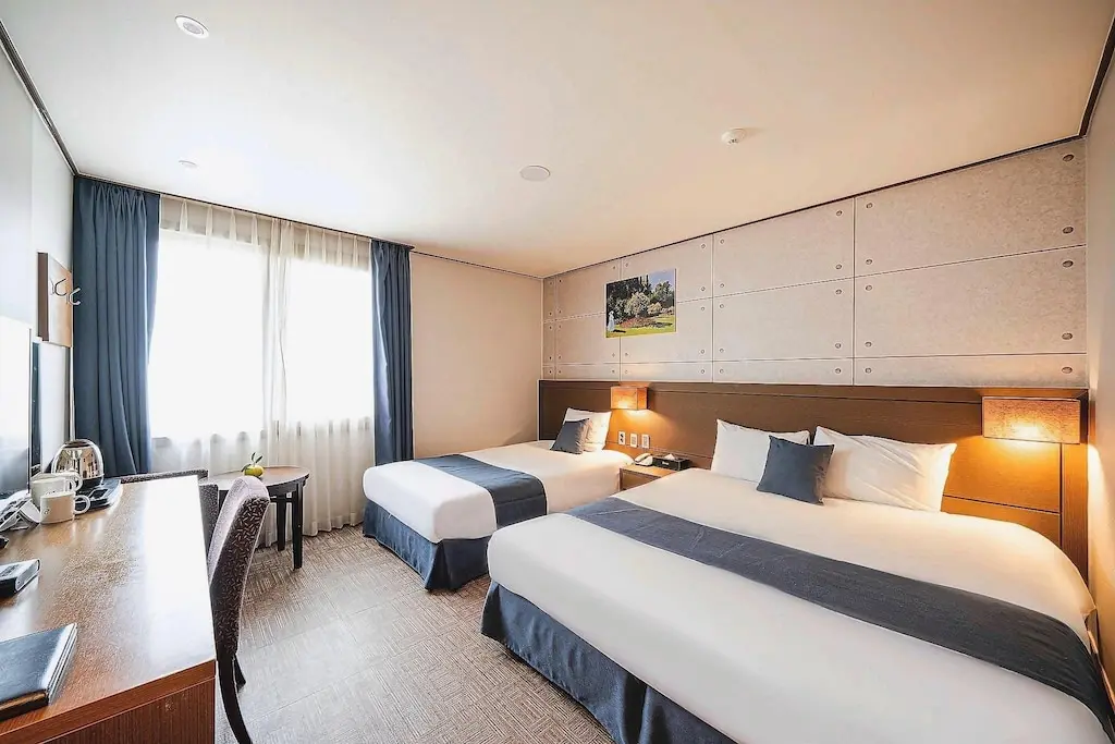 Guest room