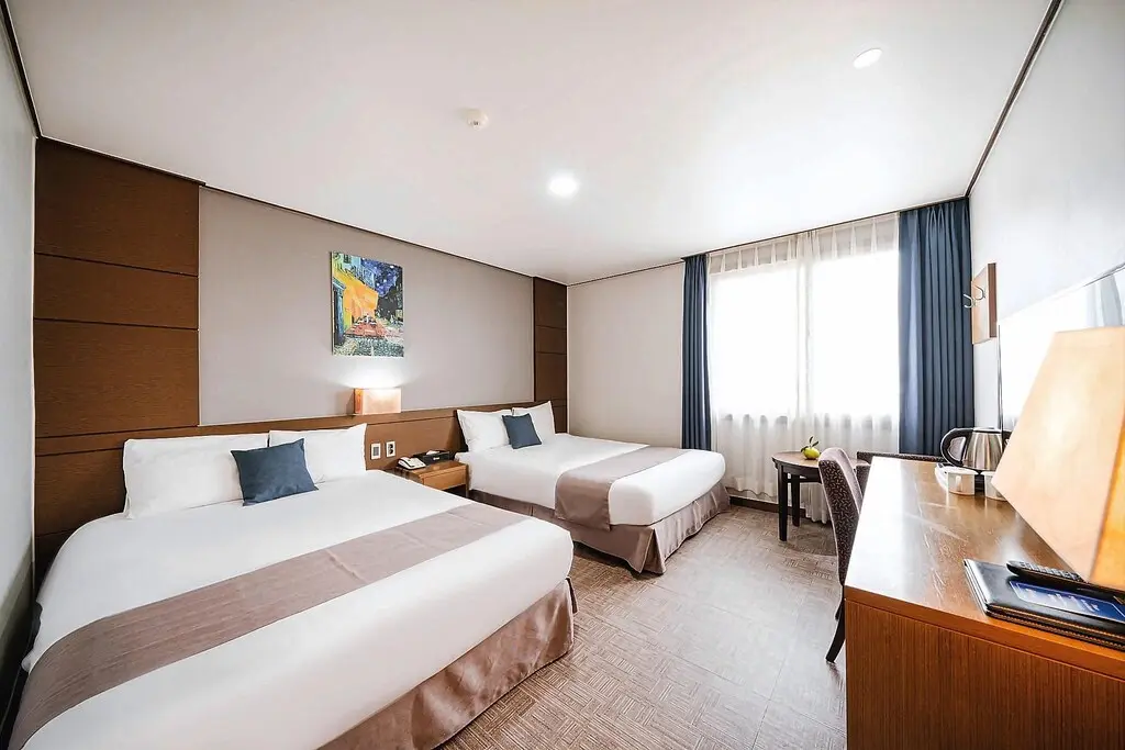 Guest room