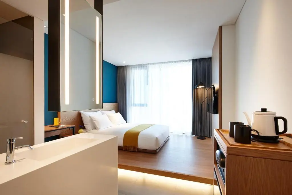 Guest room
