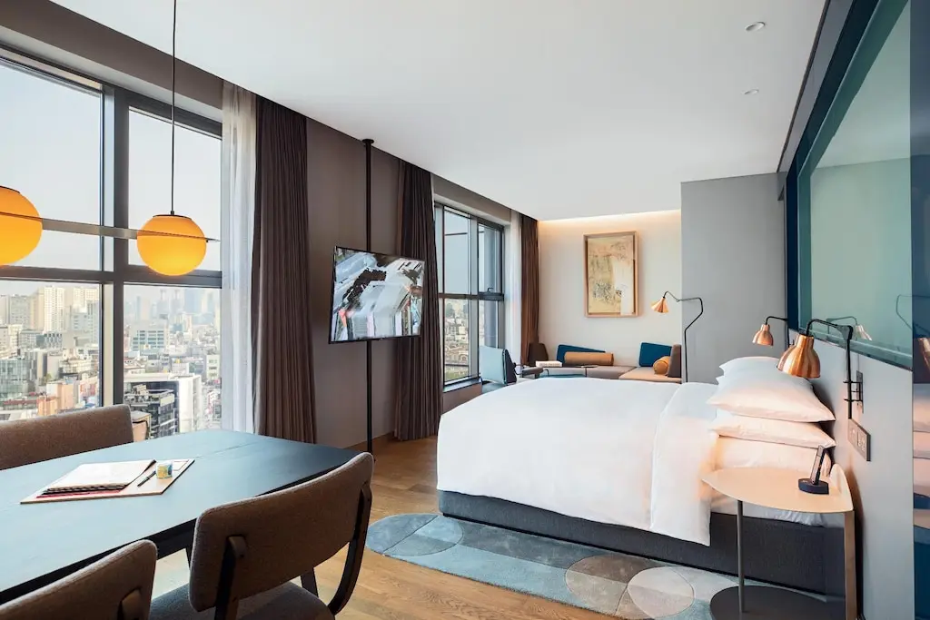 Producer Suite, 1 Bedroom Suite, 1 King, City view - 침대