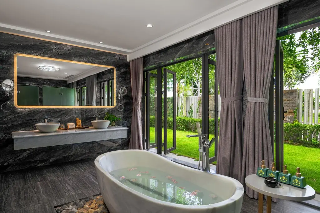 Presidential Suite - Bathroom