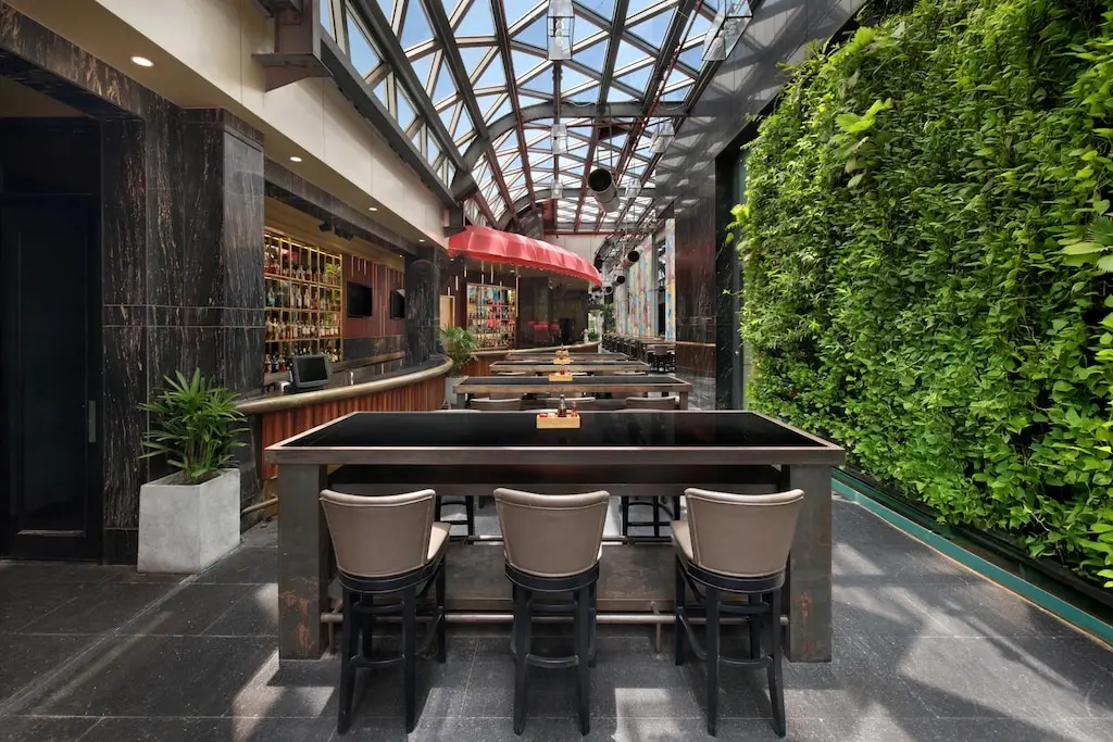 Bar/lounge
